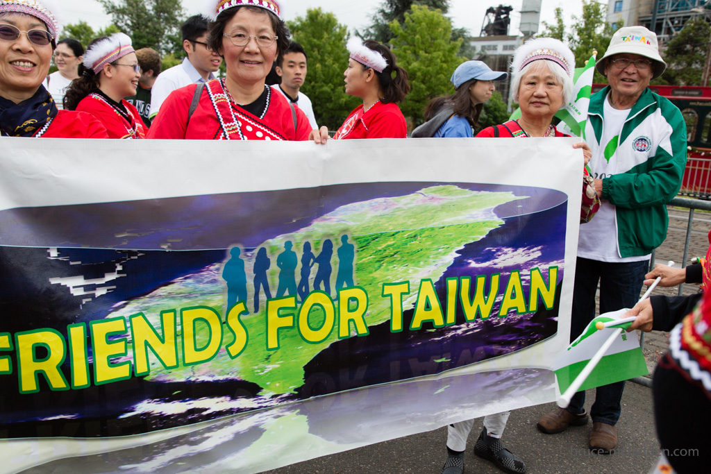 140607-Grand Floral Parade-078