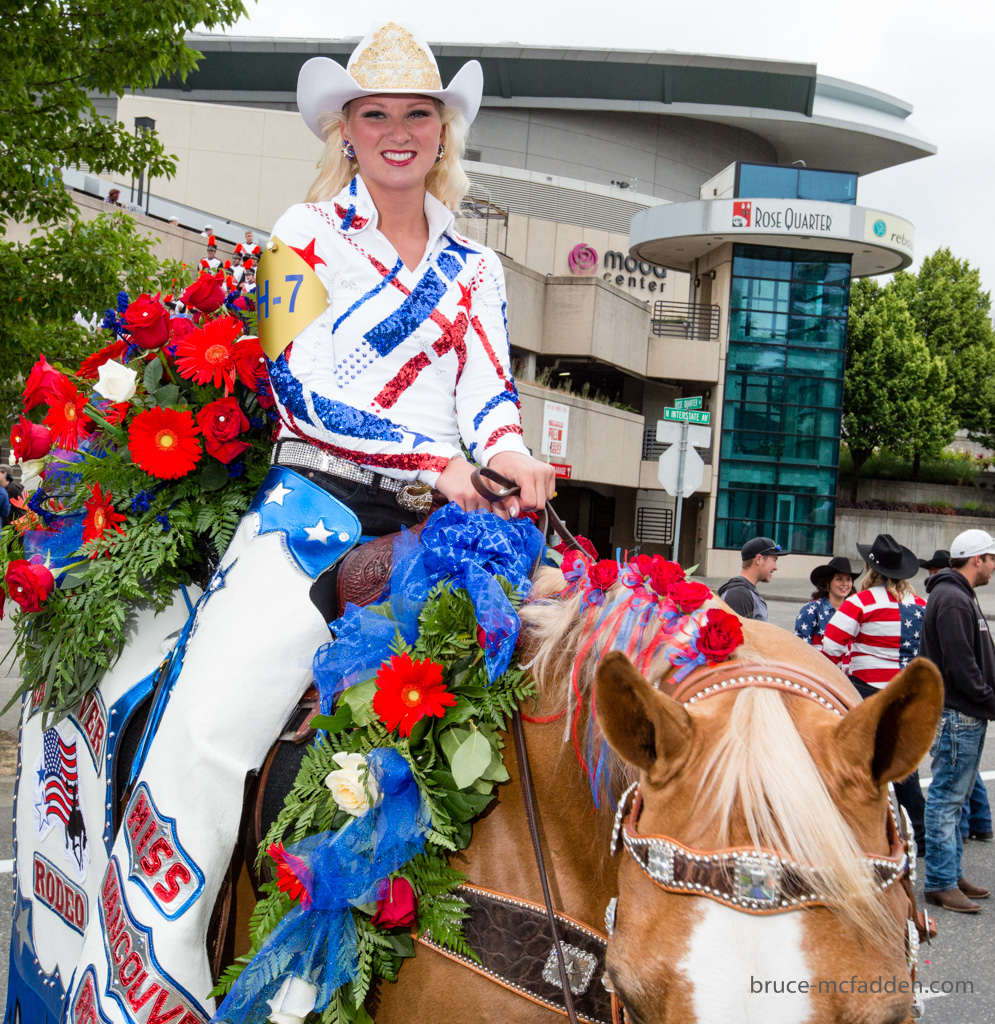 140607-Grand Floral Parade-108