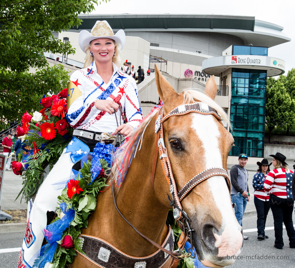140607-Grand Floral Parade-109