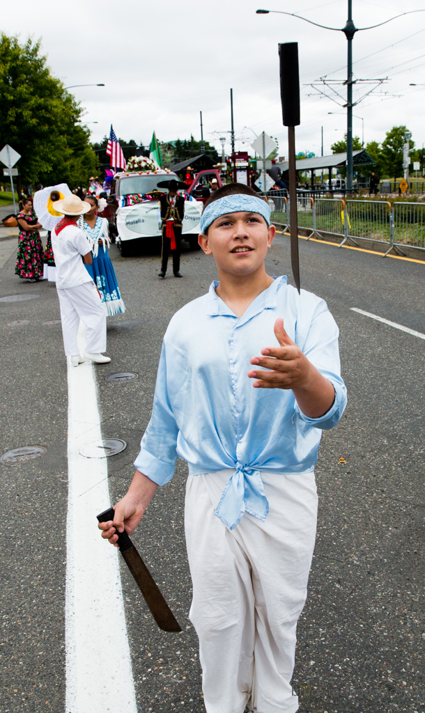 140607-Grand Floral Parade-197
